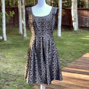9&Co Paisley Flare Dress w/ Pockets